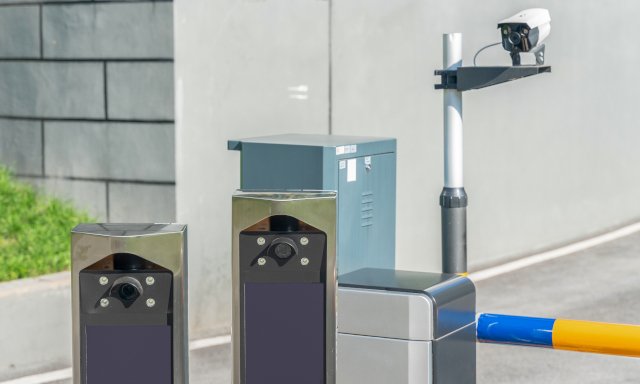 Mit unserer Wallbox und der Ladekarte sind Sie im ganzen Land sauber unterwegs.